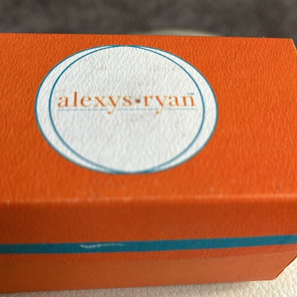 Alexys Ryan bracelet that opens. Reads bravery…push past fear excellent cond! - Picture 8 of 8